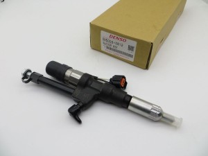 Common Rail Diesel Fuel Injector 095000-0180 095000-0181 095000-0182 095000-0184 For 16650-z6005