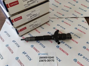 DENSO Original Piezo fuel injector 295900-0240 for TOYOTA Dyna, Hiace, Hilux 23670-30170