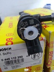 0445110250 BOSCH COMMON RAIL INJECTOR